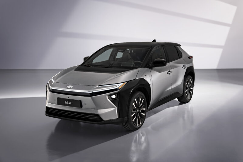 SUV electric Toyota bZ4X