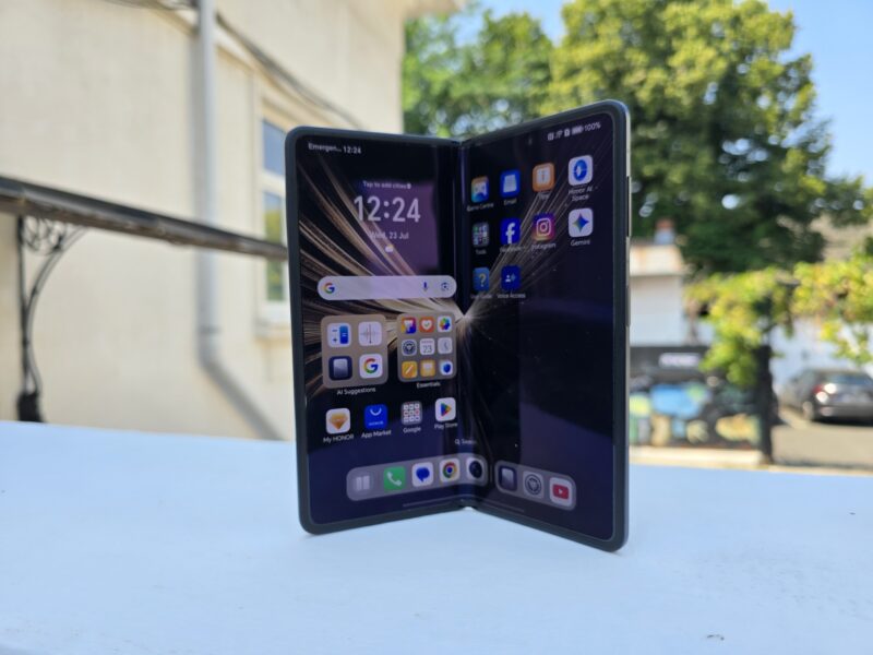 Telefonul pliabil Honor Magic V5
