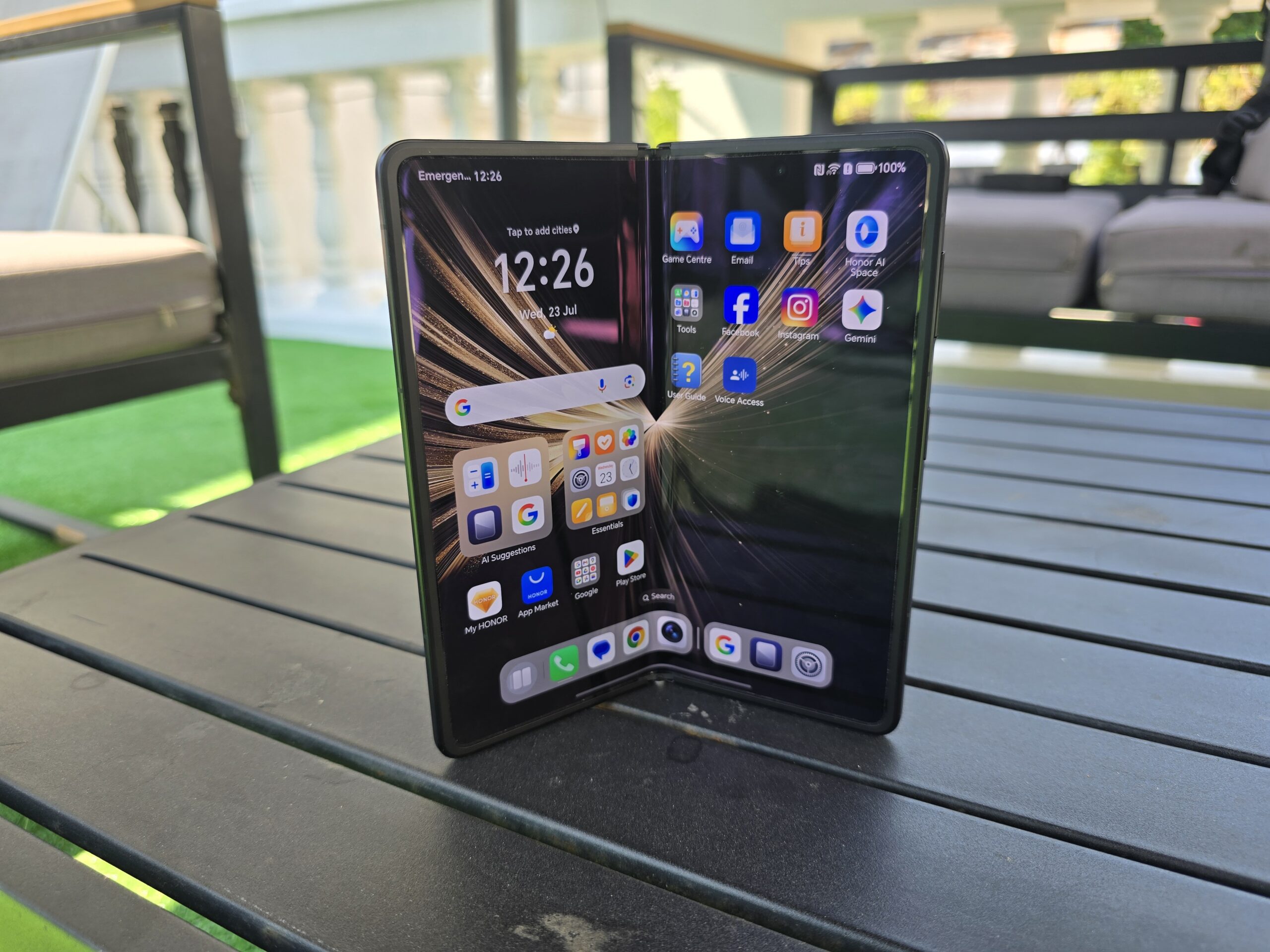 Telefonul pliabil Honor Magic V5