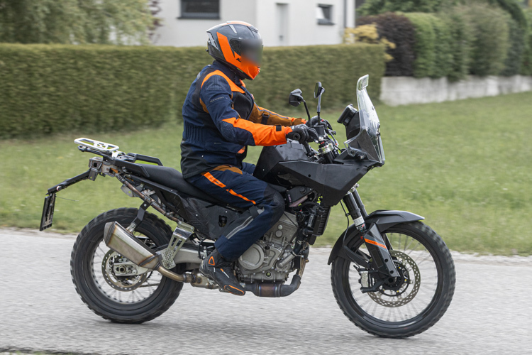 motocicleta adventure ktm neagra fotografii spion