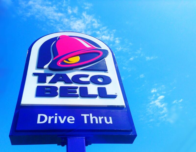 logo taco bell drive thru