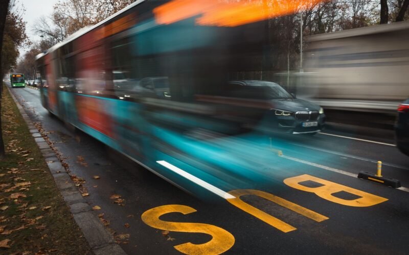Autobuz în România