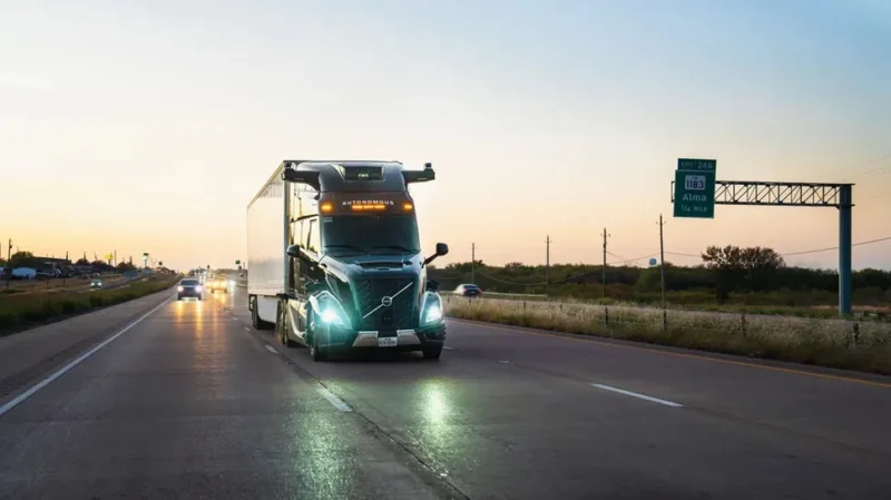 Camioanele de marfă fără șofer ale companiei Aurora încep operațiuni nocturne, compania anunță și extinderea în Arizona