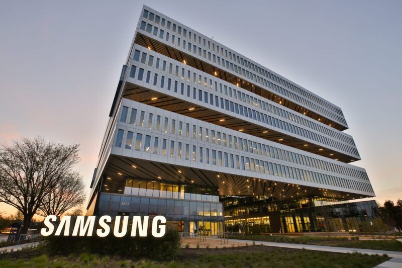 Comisia pentru Comerț Internațional din SUA impune o excludere de pe piață fără precedent asupra unui grup chinez pentru furtul de secrete comerciale ale Samsung, interdicția asupra BOE oferă un avantaj concurenților coreeni în domeniul OLED pe piața din SUA
