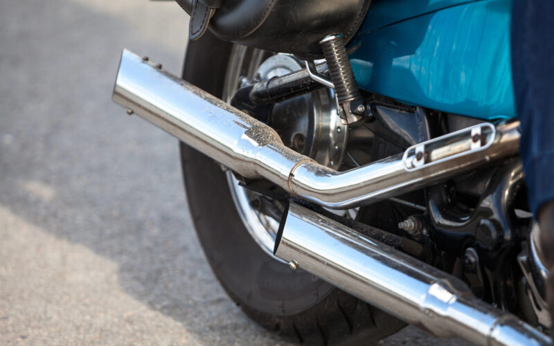 tevi de esapament de la o motocicleta