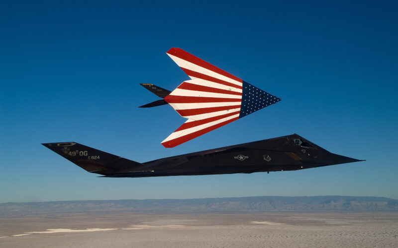 Avion experimental american F-117 Nighthawk