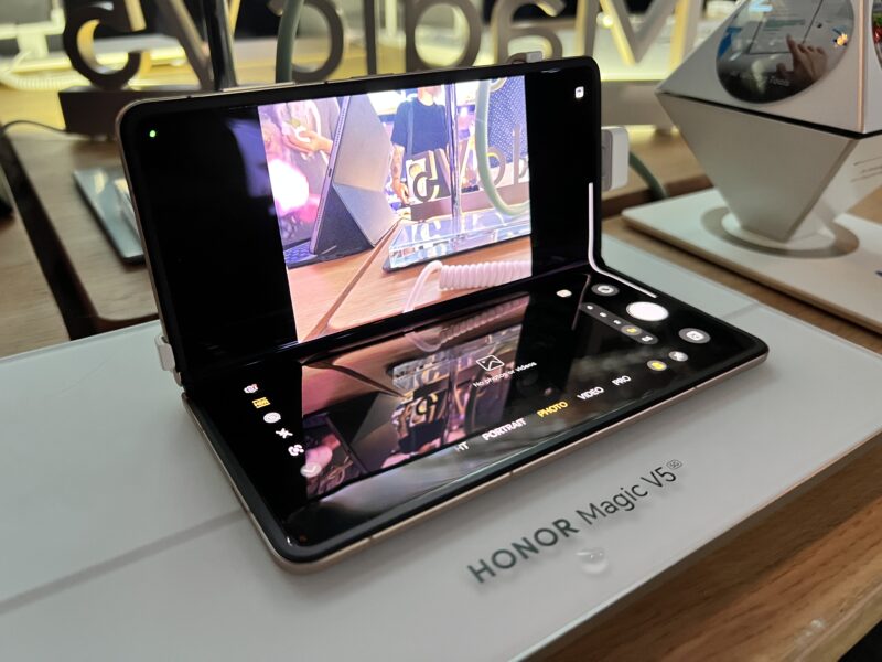 Eveniment de lansare Honor Magic V5