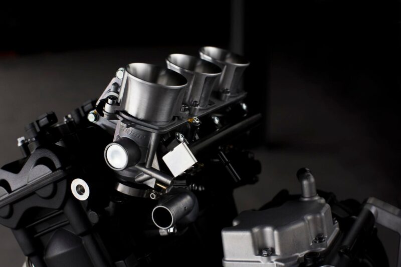 Motor pe 3 cilindtri în linie de la Triumph