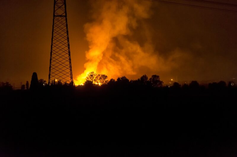Incendiul de la Dragonul Roșu a dus la o creştere accelerată a concentraţiilor de particule în suspensie