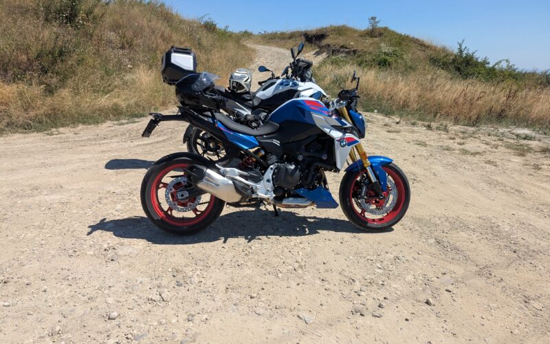 doua motociclete