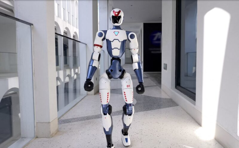 Robotul umanoid Unitree R1