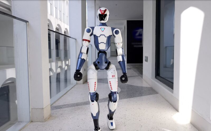 Robotul umanoid Unitree R1