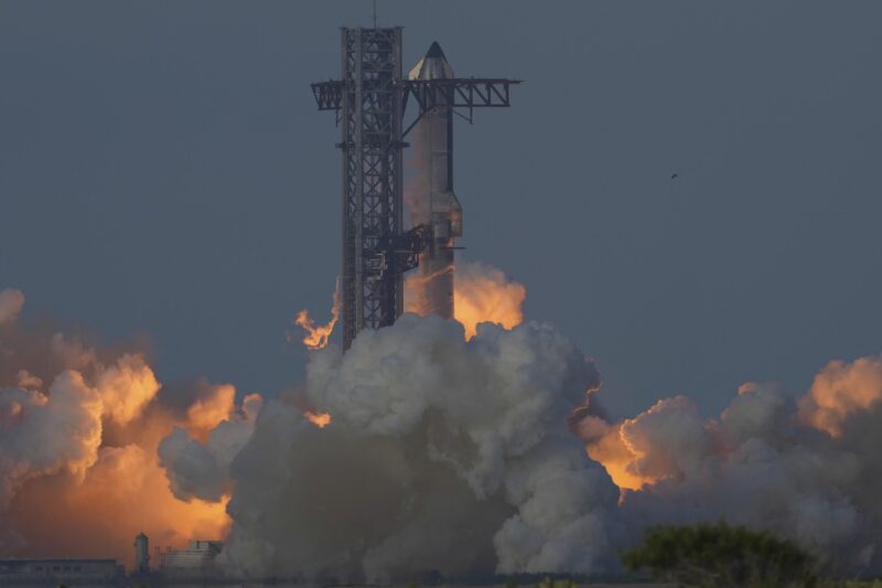 Racheta Starship înainte de decolare