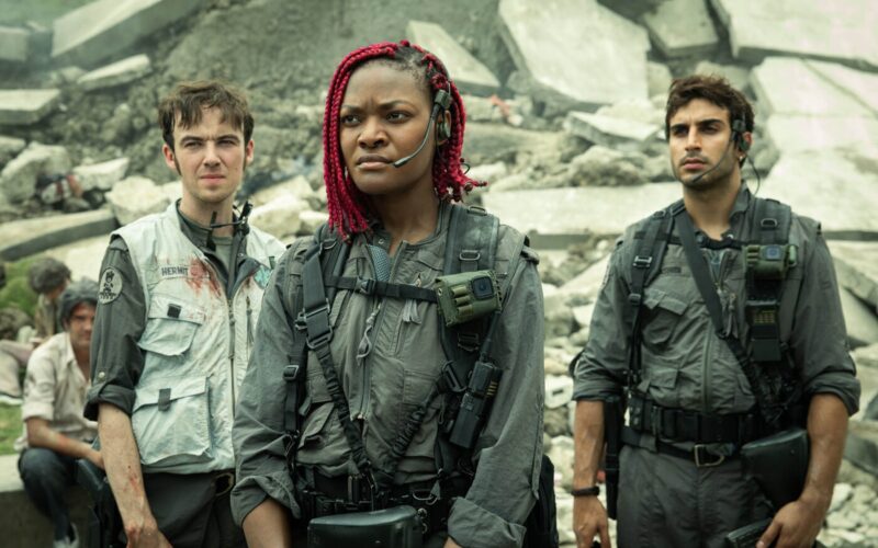 moe bar-el intr-o scena din serialul alien: earth