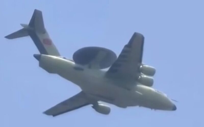 avion chinezesc KJ-3000 surprins in zbor
