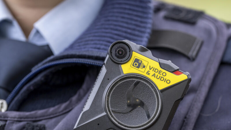 bodycam folosit de un politist