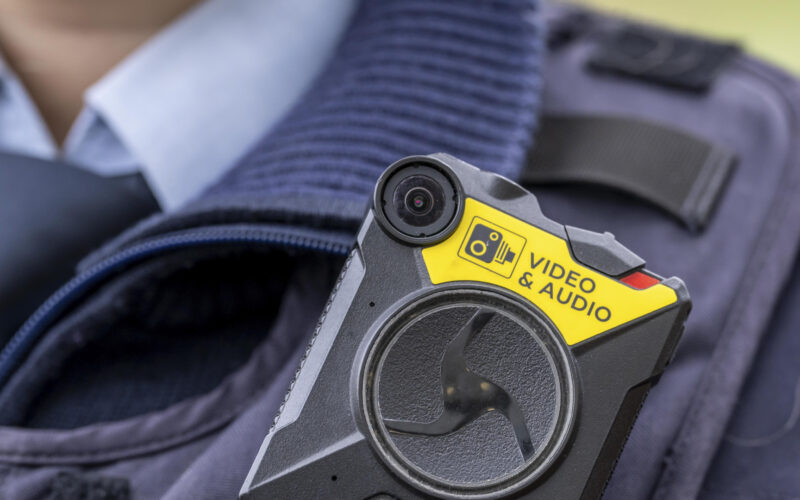 bodycam folosit de un politist