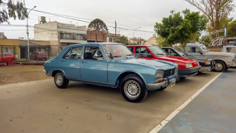 peugeot 504 pe strazile africane