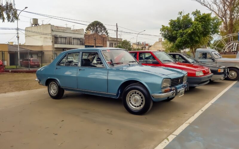 peugeot 504 pe strazile africane