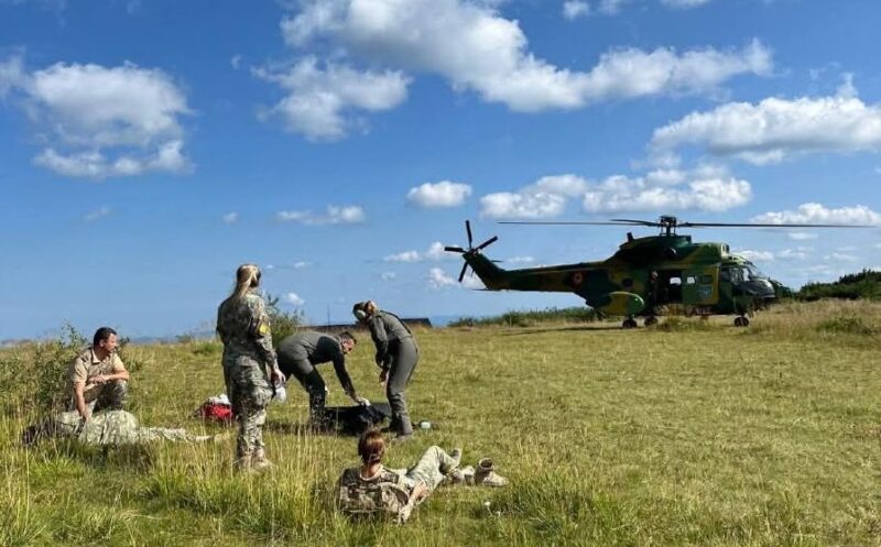elicopter al fortelor aeriene romane acorda prim ajutor