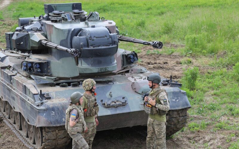 Un Gepard și echipajul său