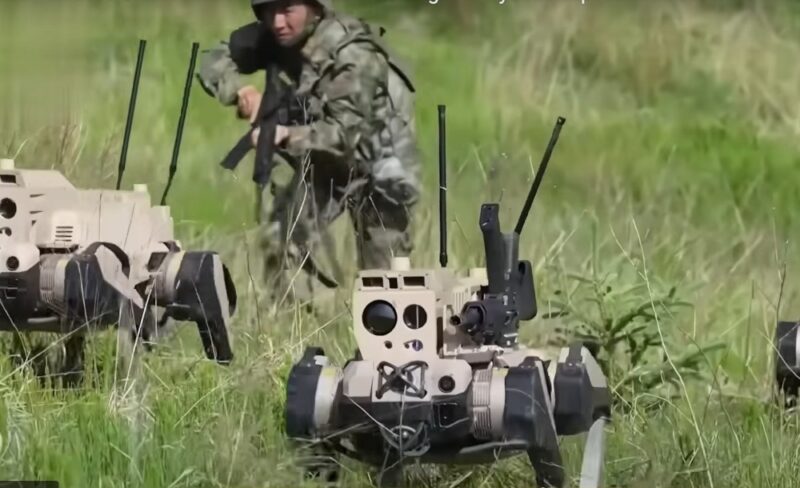 roboti patrupezi militari chinezi