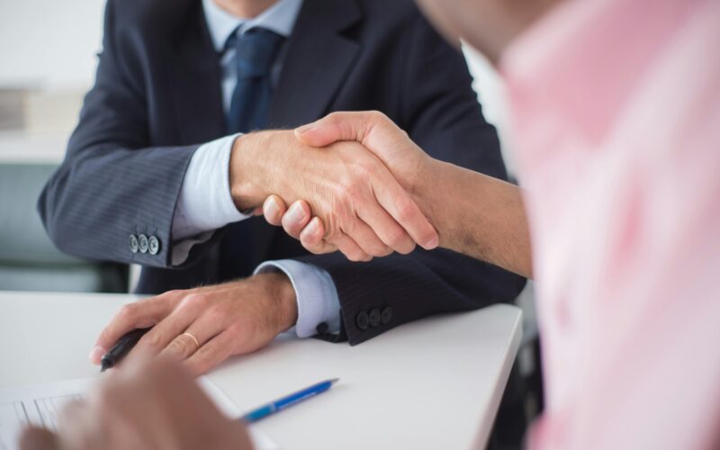 parteneriat de business