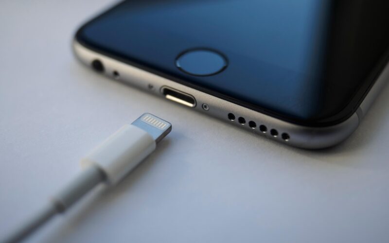 touch id pe un smartphone iphone mai vechi