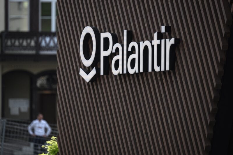 Logo-ul companiei de software Palantir