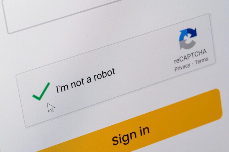 verificare captcha pe un site