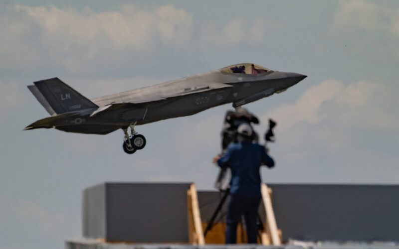 Avion de luptă american F-35