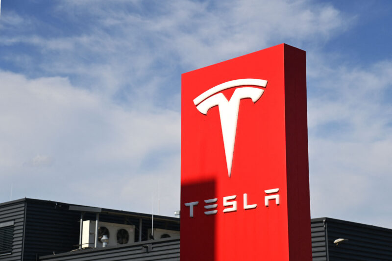 Logo-ul Tesla