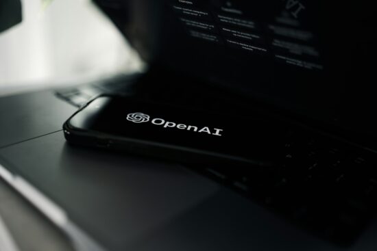 OpenAI a lansat în sfârșit modele AI „deschise”, open weight, modele pe care le puteți descărca, rula și chiar modifica gratuit