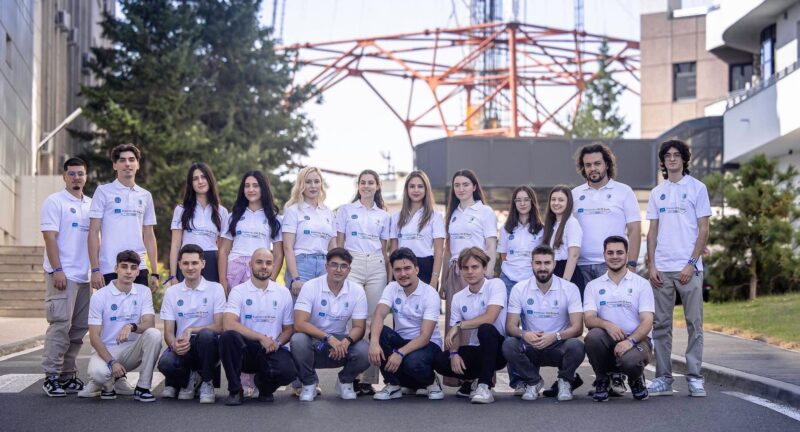 studenti care participa la scoala de vara a sts