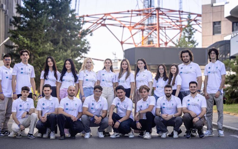 studenti care participa la scoala de vara a sts