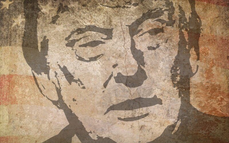 Trump spune că rețelele de televiziune care îl critică ar trebui să-și piardă licențele