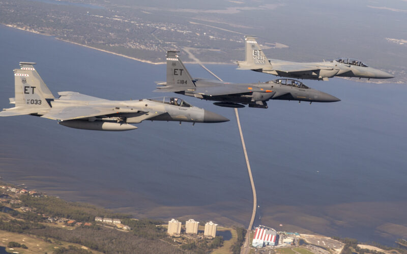 avioane f-15 in zbor