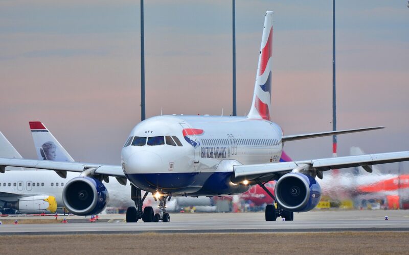 Poliția britanică arestează un bărbat pentru atacul cibernetic care a afectat aeroporturile europene