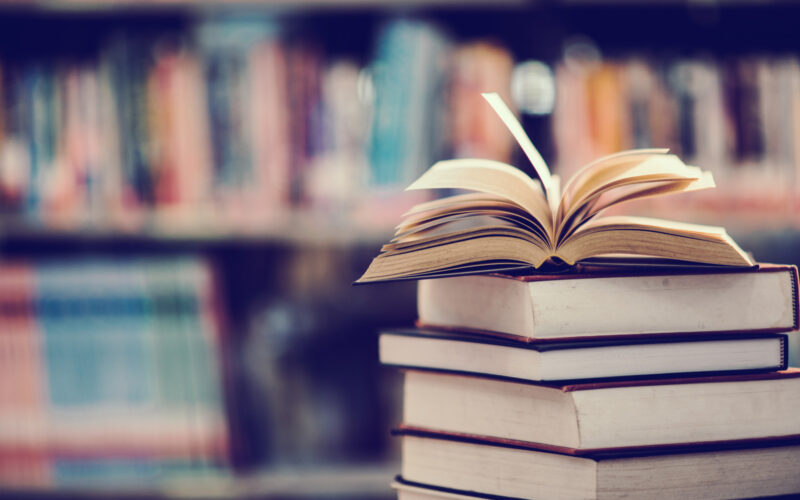 carti la o biblioteca
