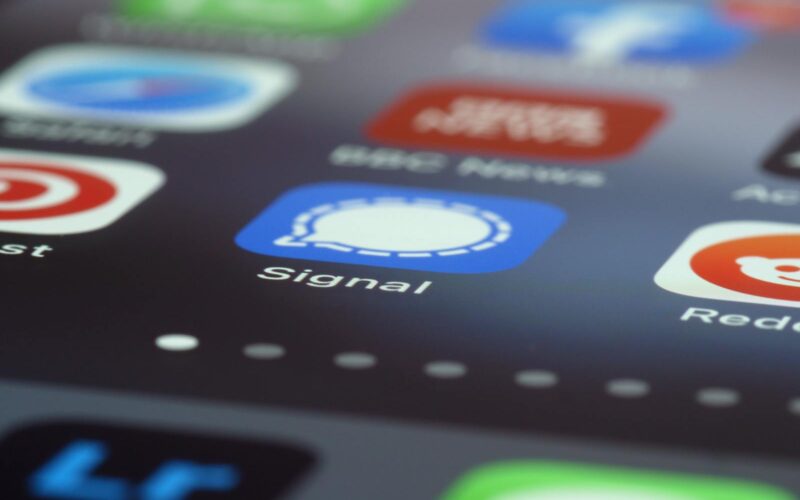 Signal introduce opțiuni de backup gratuite și cu plată pentru chat-uri