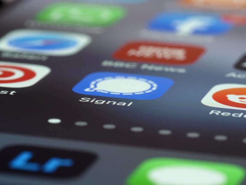 Signal introduce opțiuni de backup gratuite și cu plată pentru chat-uri