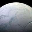Enceladus, luna planetei Saturn