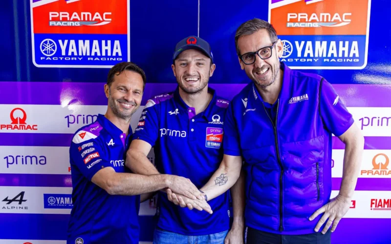 pilot motogp jack miller alaturi de patroni yamaha la padocuri