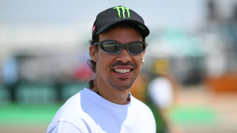 Fotografie portret pilot motogp franco morbideli