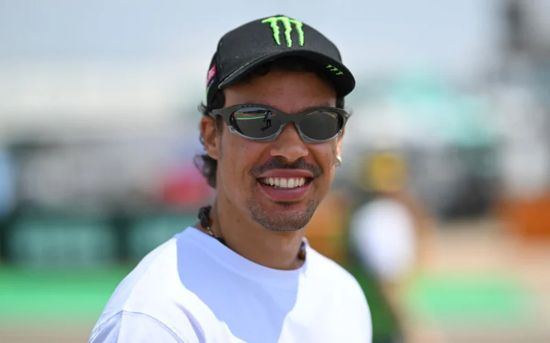 Fotografie portret pilot motogp franco morbideli