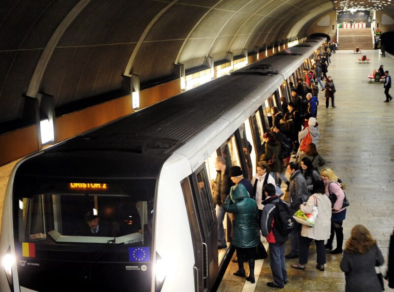 Stație de metrou București