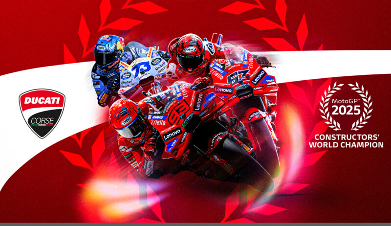 banner cu motociclete ducati rosii si albastre
