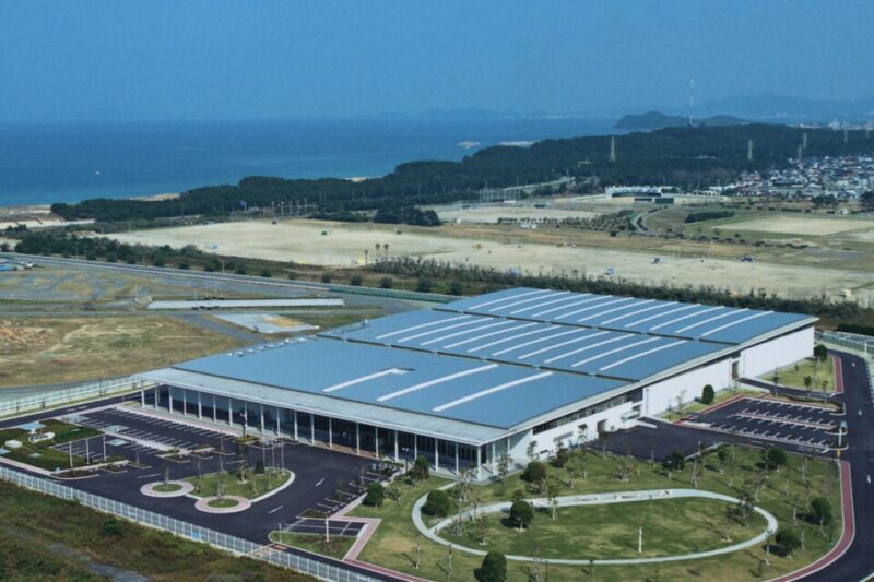 Noua centrală electrică osmotică din Japonia transformă apa sărată în energie electrică