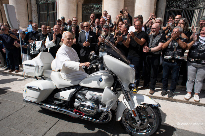 motocicleta cruiser alba de la bmw