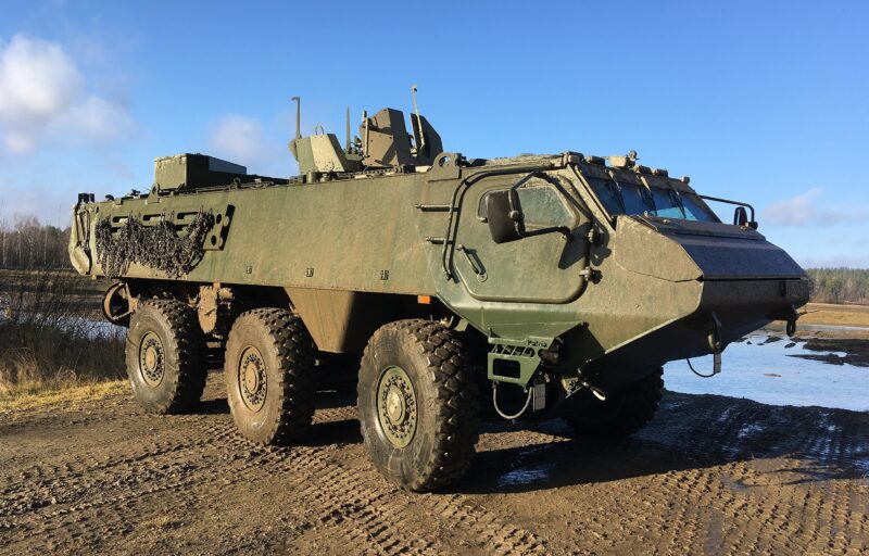 Vehicul de transport blindat Patria 6x6